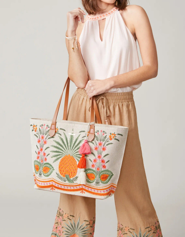 Pineapple beach tote bag